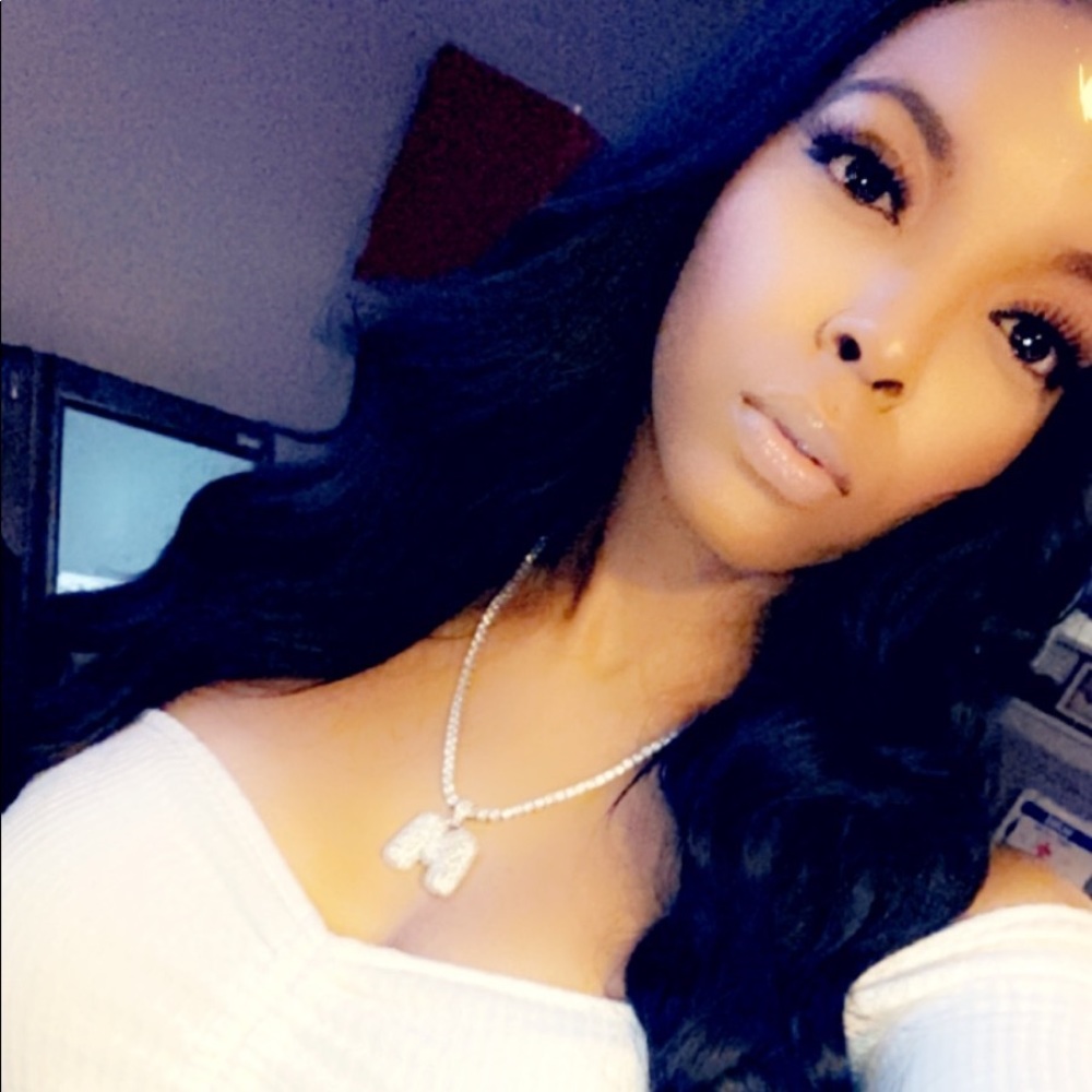 Meet your Posher, Erika